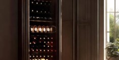 摩坚智能酒柜紧急服务教你〖红酒柜如何摆放更保湿？六大妙招助您守护美酒〗