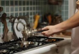 能率燃气灶全国官网热线电话告诉你㊤燃气灶电磁阀门打不开怎么办？快速解决技巧分享