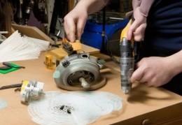 康佳指纹锁维修服务VIP专线讲解ぁ洗衣机马达改造风扇叶片教程：轻松自制节能风扇	